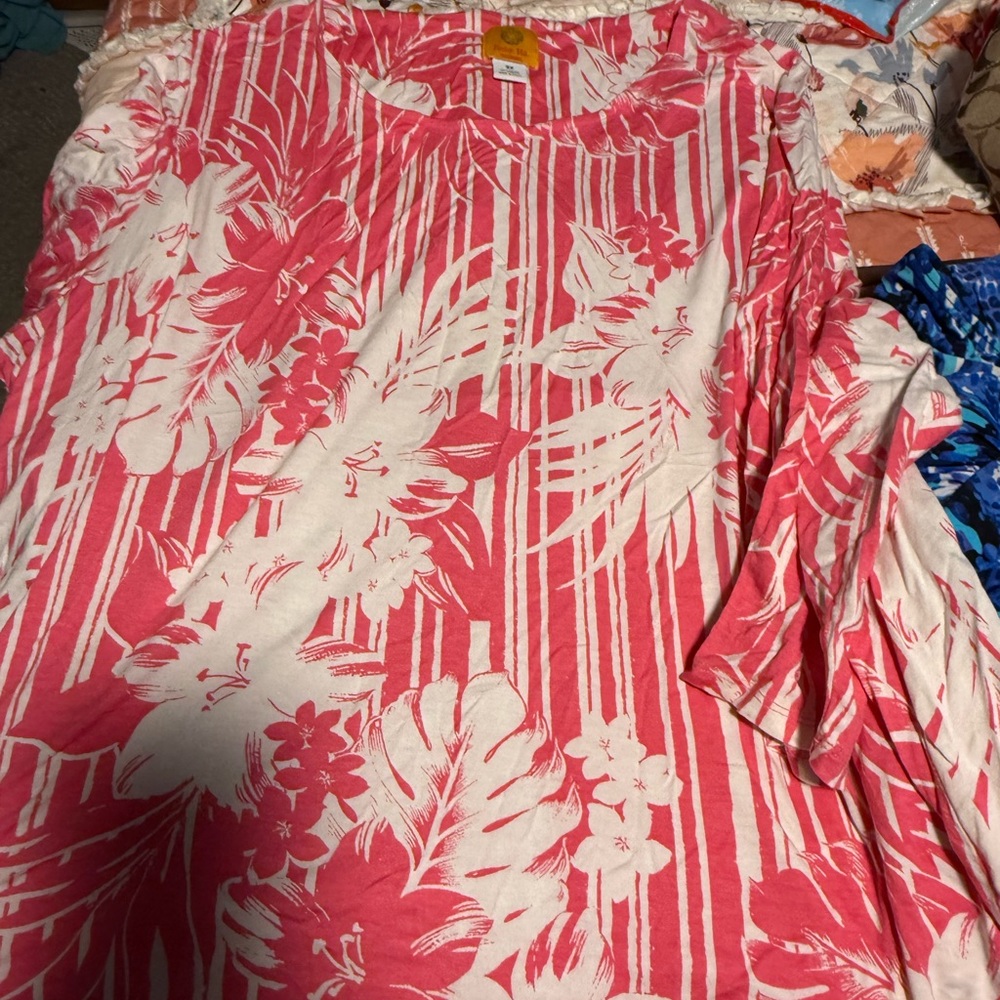 Ruby Rd. Pink and White Floral Top size 3x